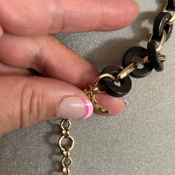 Banana Republic wood and gold chain link necklace - Picture 3 of 3